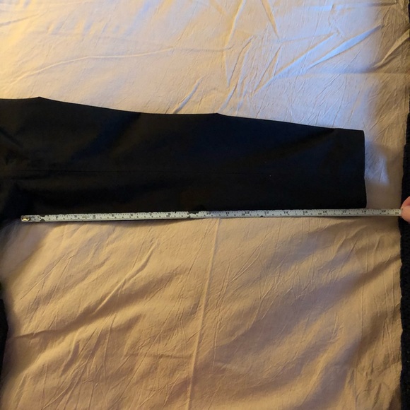 Lululemon lightweight black rain jacket - Picture 7 of 10